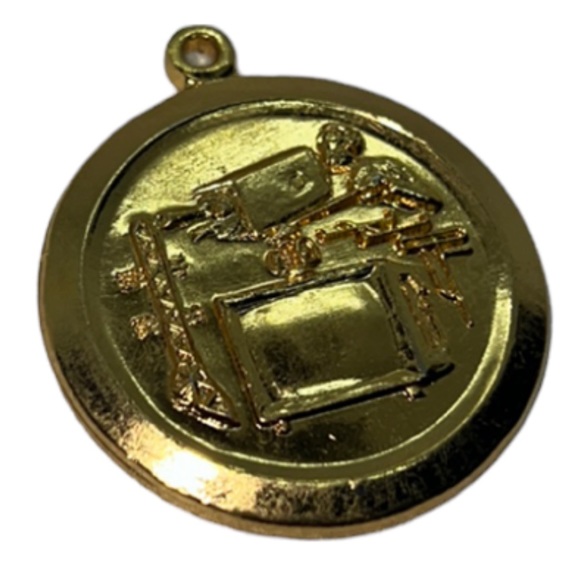 VINTAGE TECHNOLOGY TV PRODUCTION PENDANT CHARM GOLD TONE - Picture 1 of 8